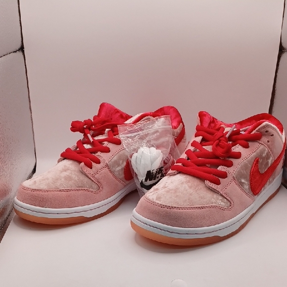 NEW Nike SB Dunk Low Pro QS Strangelove Skateboards-Melon/Red Size M:10 W:11.5 - Picture 1 of 16